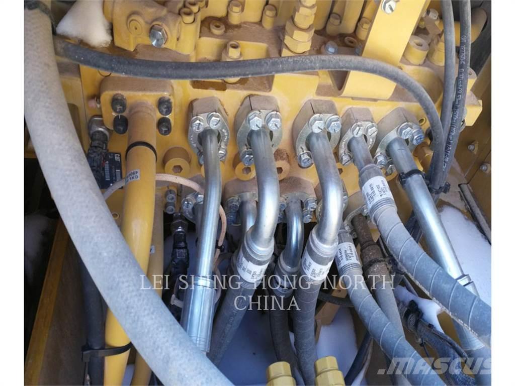 CAT 323-07 Vikšriniai ekskavatoriai