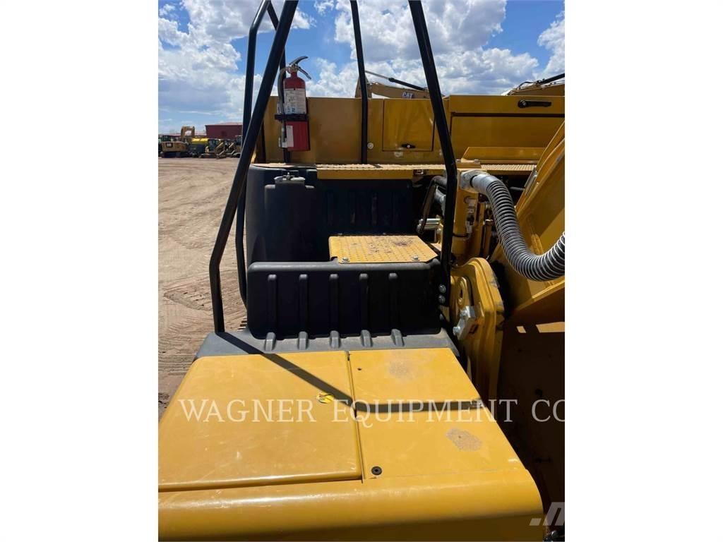 CAT 323-07 Vikšriniai ekskavatoriai