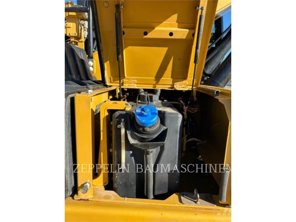 CAT 323-07B Vikšriniai ekskavatoriai