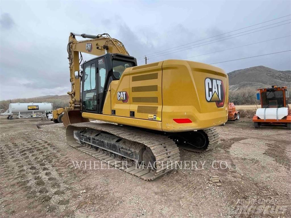 CAT 323 CF Vikšriniai ekskavatoriai