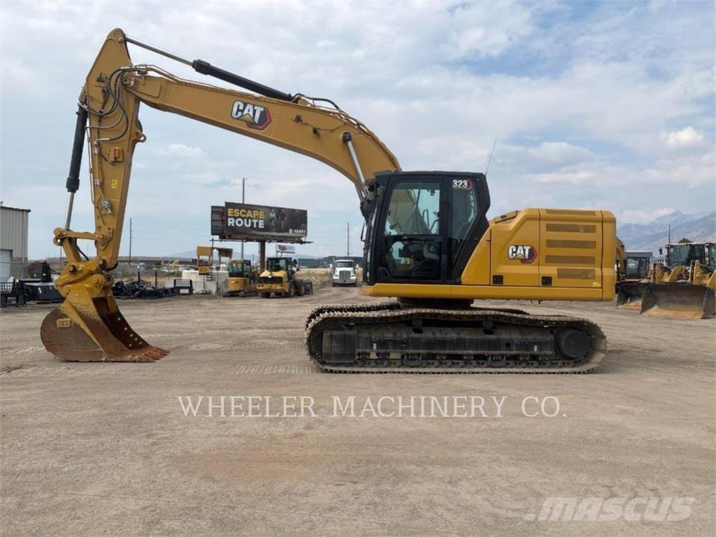 CAT 323 CF Vikšriniai ekskavatoriai