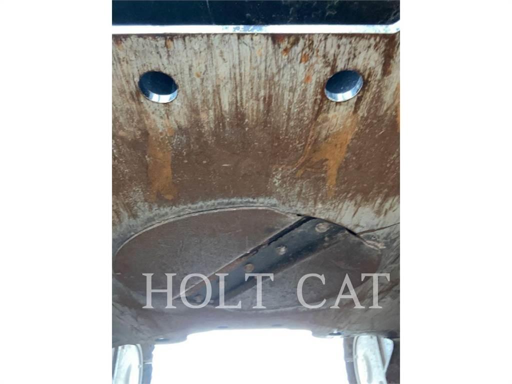 CAT 323 TC Vikšriniai ekskavatoriai