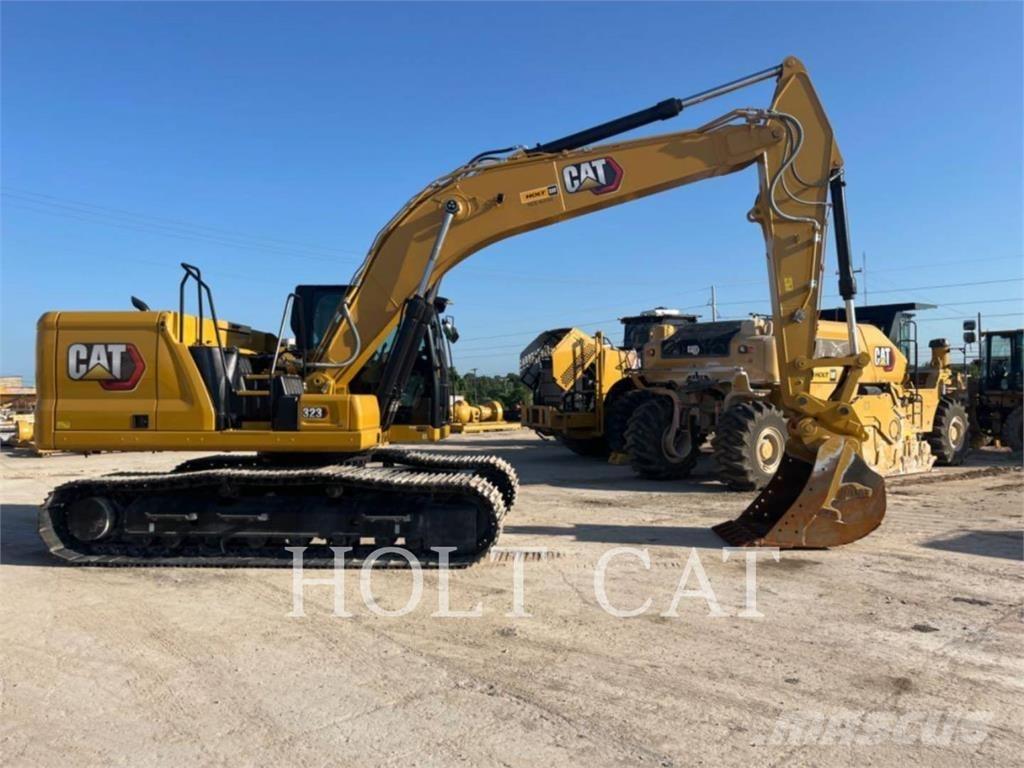 CAT 323 TC Vikšriniai ekskavatoriai