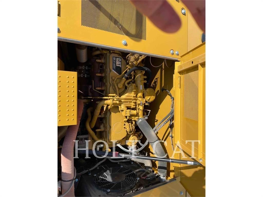 CAT 323 TC Vikšriniai ekskavatoriai