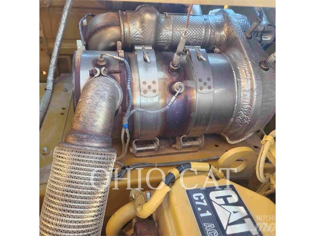 CAT 32307 Vikšriniai ekskavatoriai