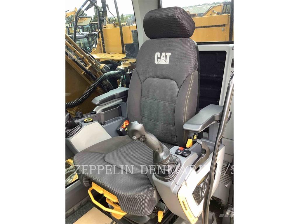 CAT 32307 Vikšriniai ekskavatoriai