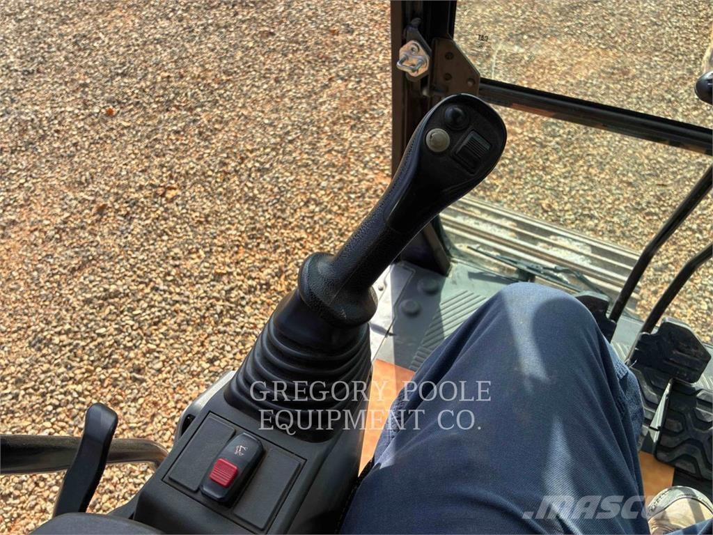 CAT 32307 Vikšriniai ekskavatoriai