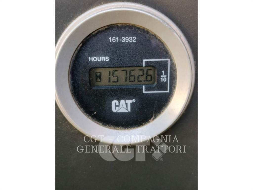 CAT 323D Vikšriniai ekskavatoriai