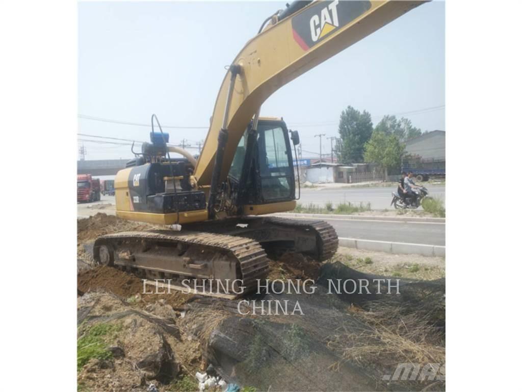 CAT 323D2L Vikšriniai ekskavatoriai