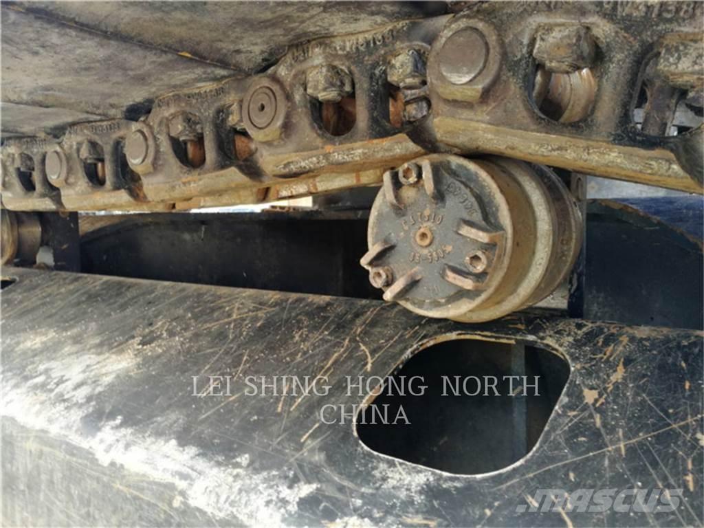 CAT 323D2L Vikšriniai ekskavatoriai