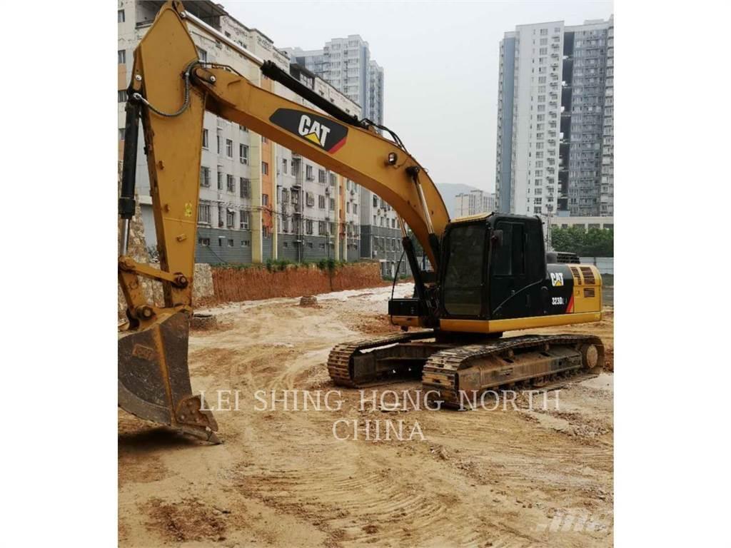 CAT 323D2L Vikšriniai ekskavatoriai