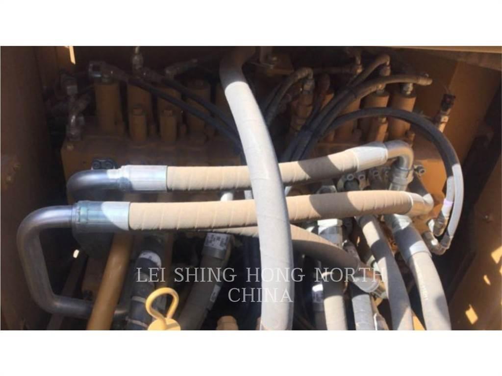 CAT 323D2L Vikšriniai ekskavatoriai