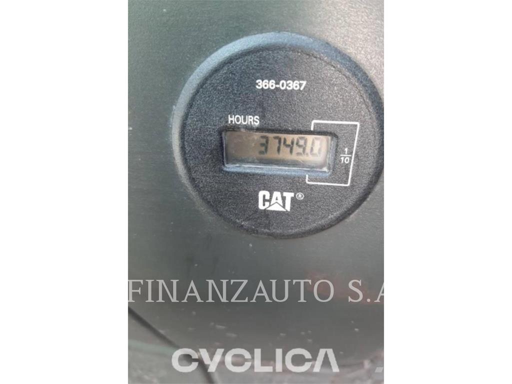 CAT 323DLN Vikšriniai ekskavatoriai