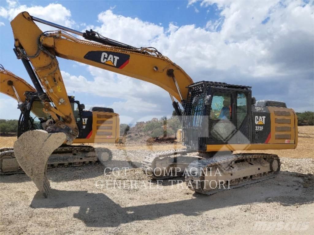 CAT 323F Vikšriniai ekskavatoriai
