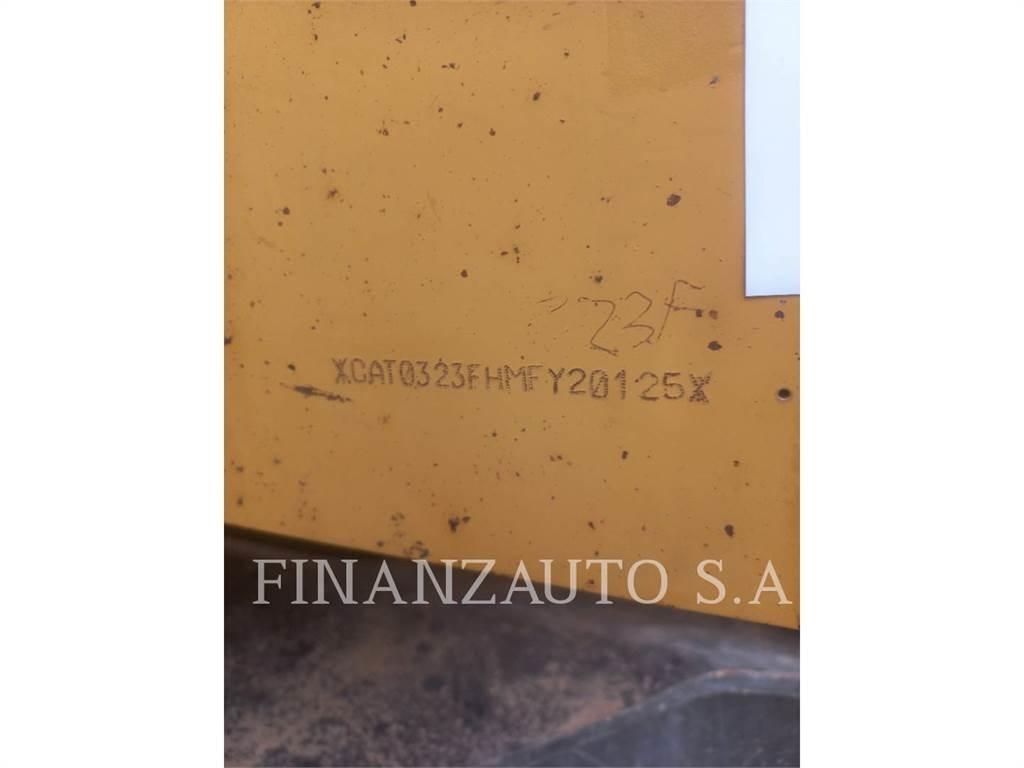 CAT 323F Vikšriniai ekskavatoriai