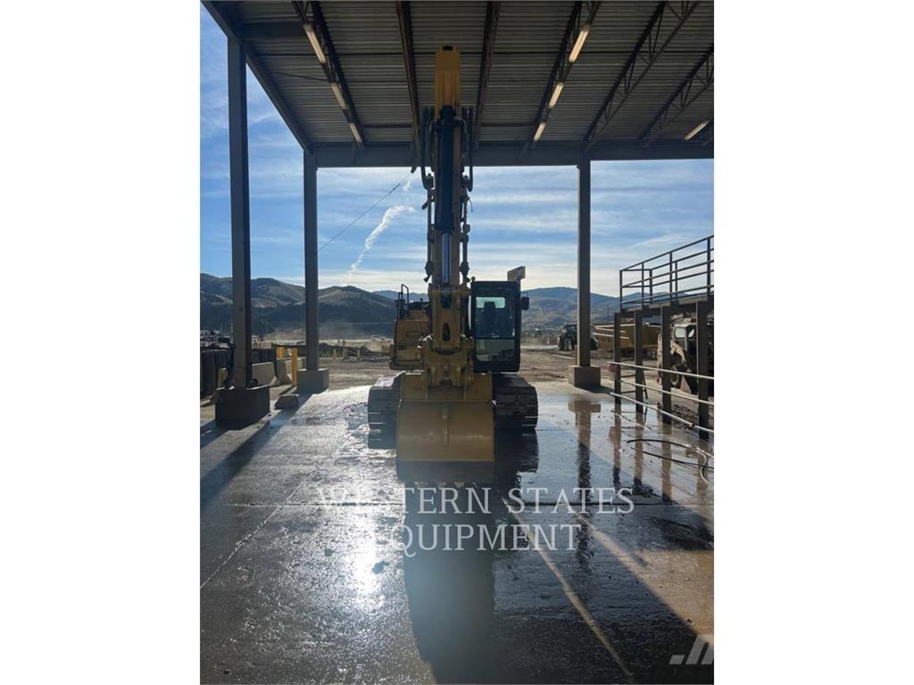 CAT 323F Vikšriniai ekskavatoriai