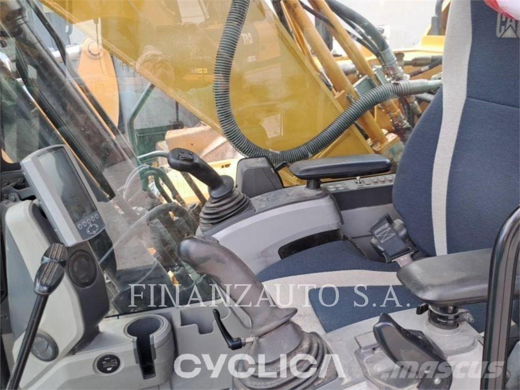 CAT 323F Vikšriniai ekskavatoriai