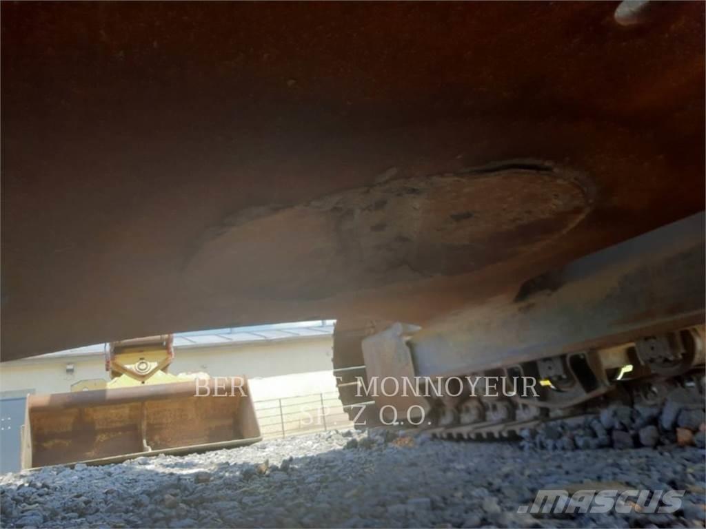 CAT 323FL Vikšriniai ekskavatoriai