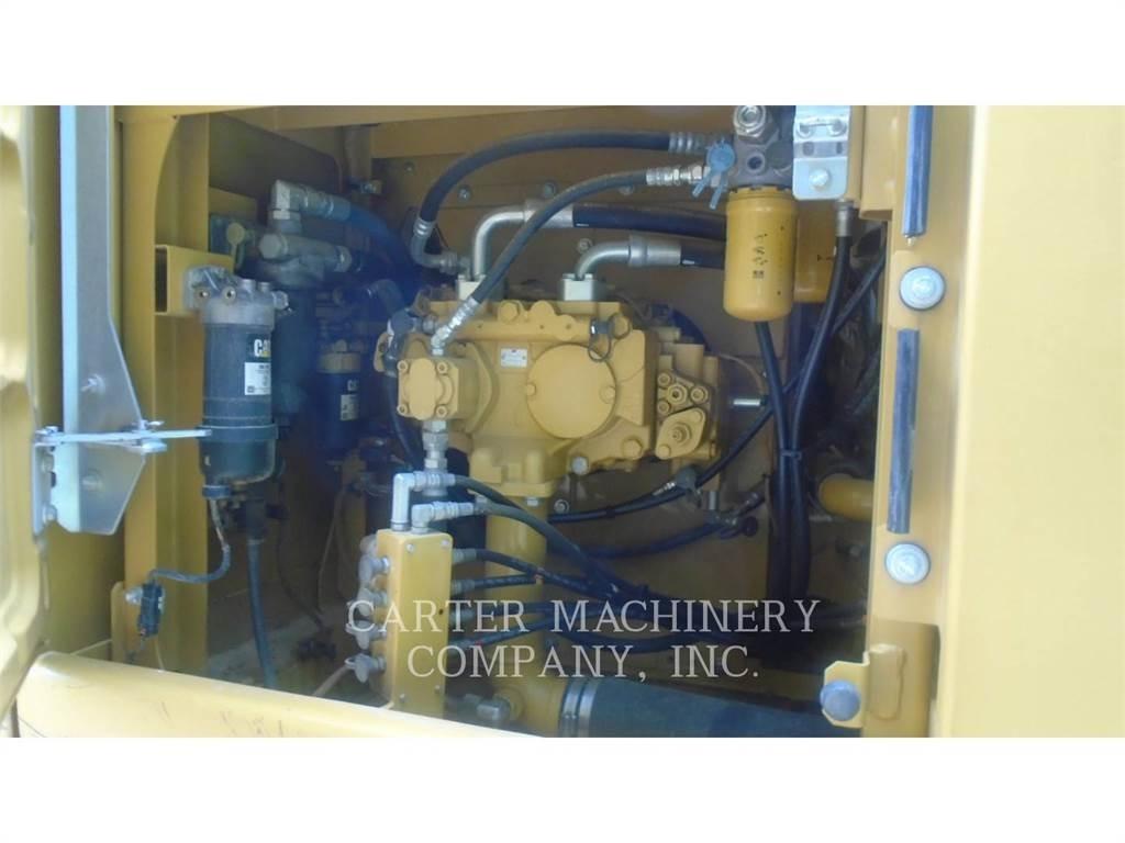 CAT 323FL Vikšriniai ekskavatoriai