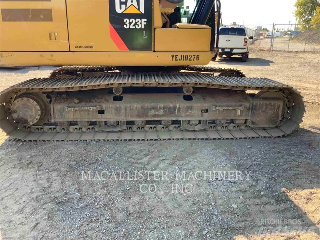 CAT 323FL Vikšriniai ekskavatoriai