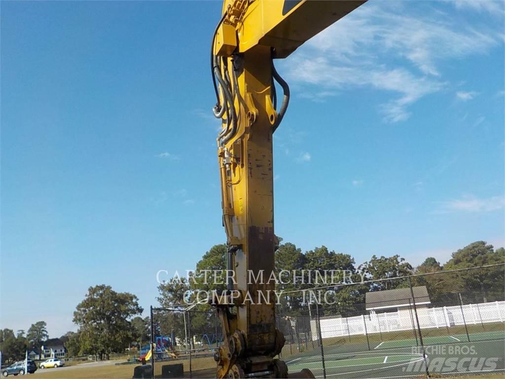 CAT 323FL Vikšriniai ekskavatoriai