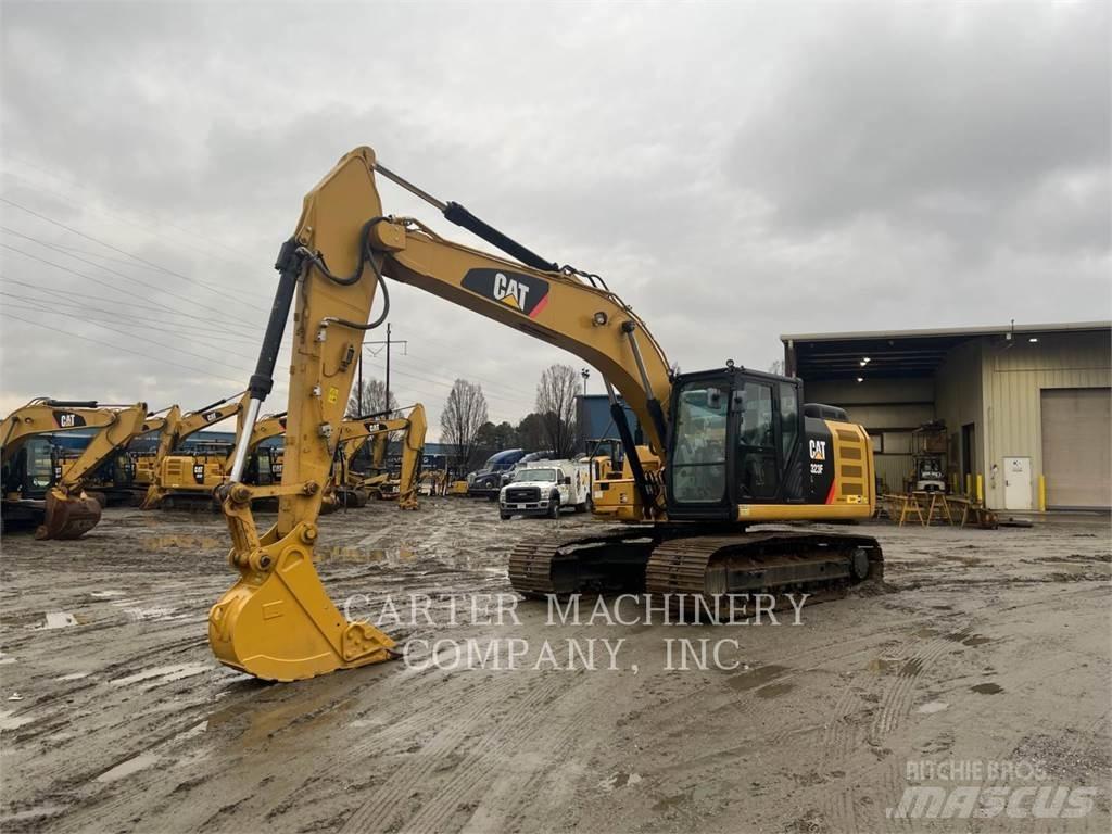 CAT 323FL Vikšriniai ekskavatoriai