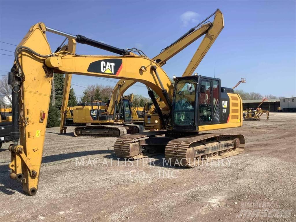 CAT 323FL Vikšriniai ekskavatoriai