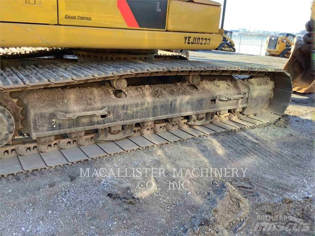 CAT 323FL Vikšriniai ekskavatoriai