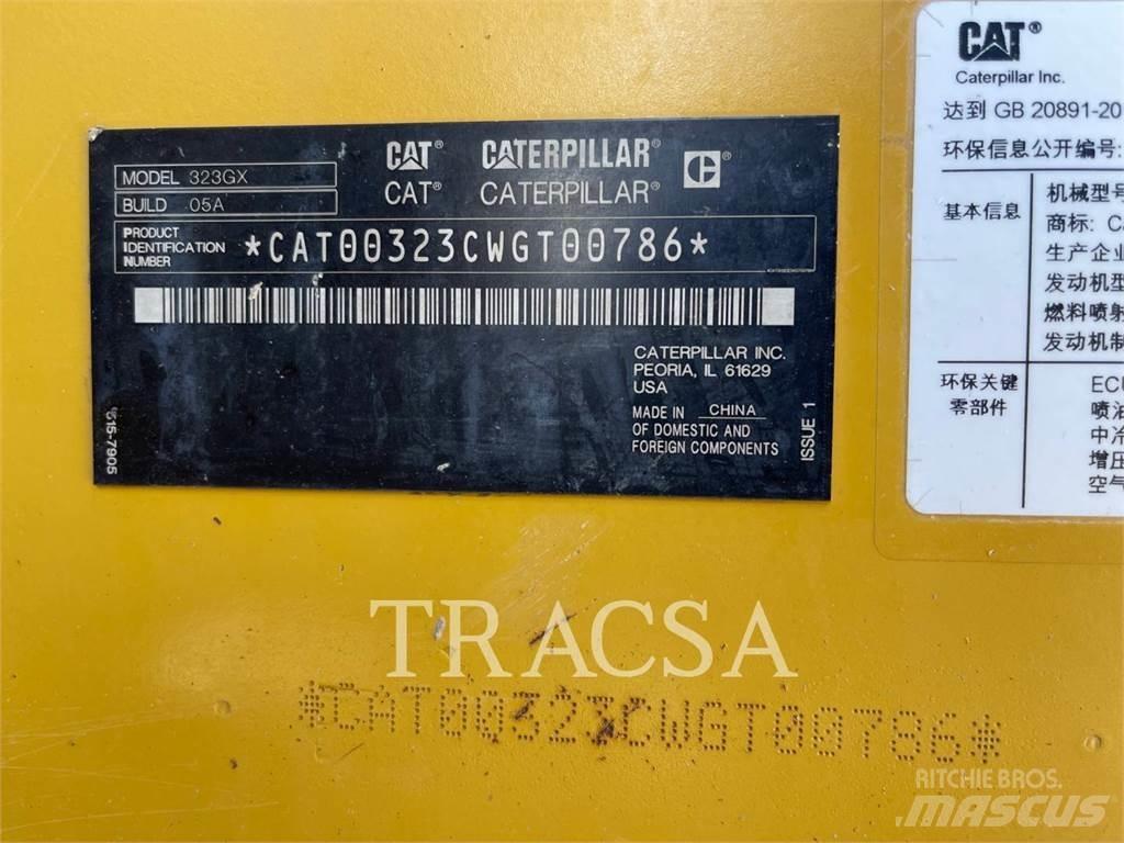 CAT 323GX Vikšriniai ekskavatoriai