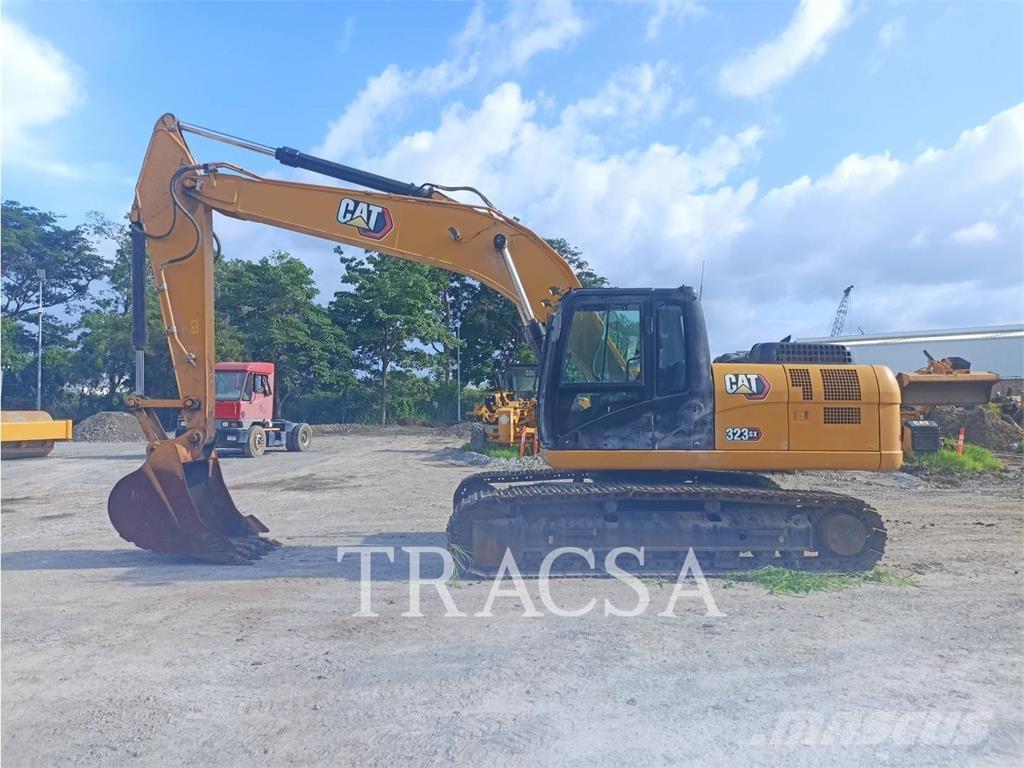 CAT 323GX Vikšriniai ekskavatoriai
