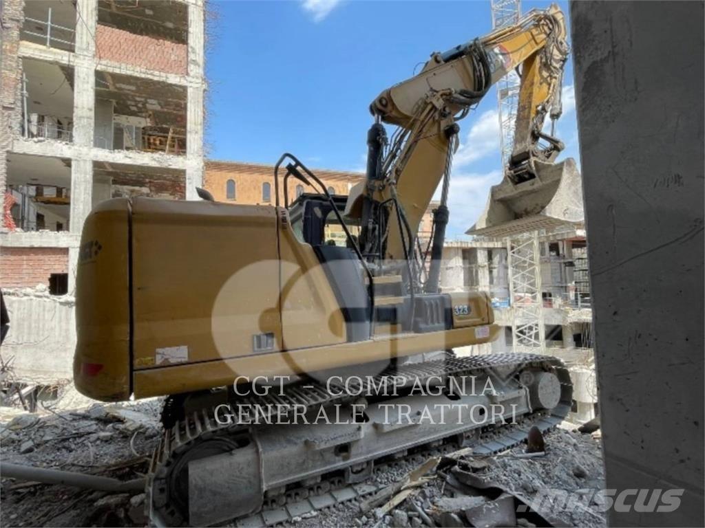 CAT 323LN Vikšriniai ekskavatoriai