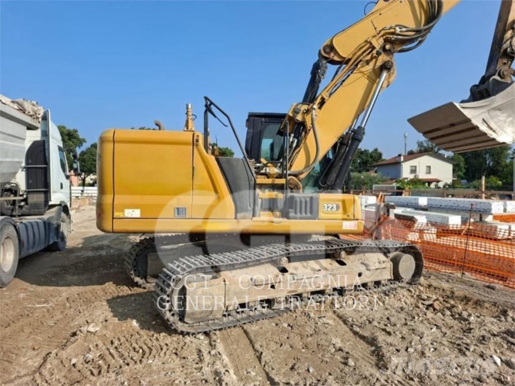 CAT 323LN Vikšriniai ekskavatoriai