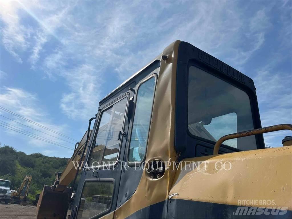 CAT 325 Vikšriniai ekskavatoriai