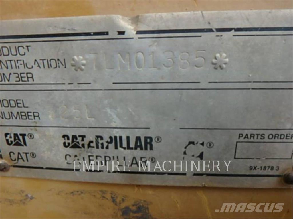 CAT 325 Vikšriniai ekskavatoriai