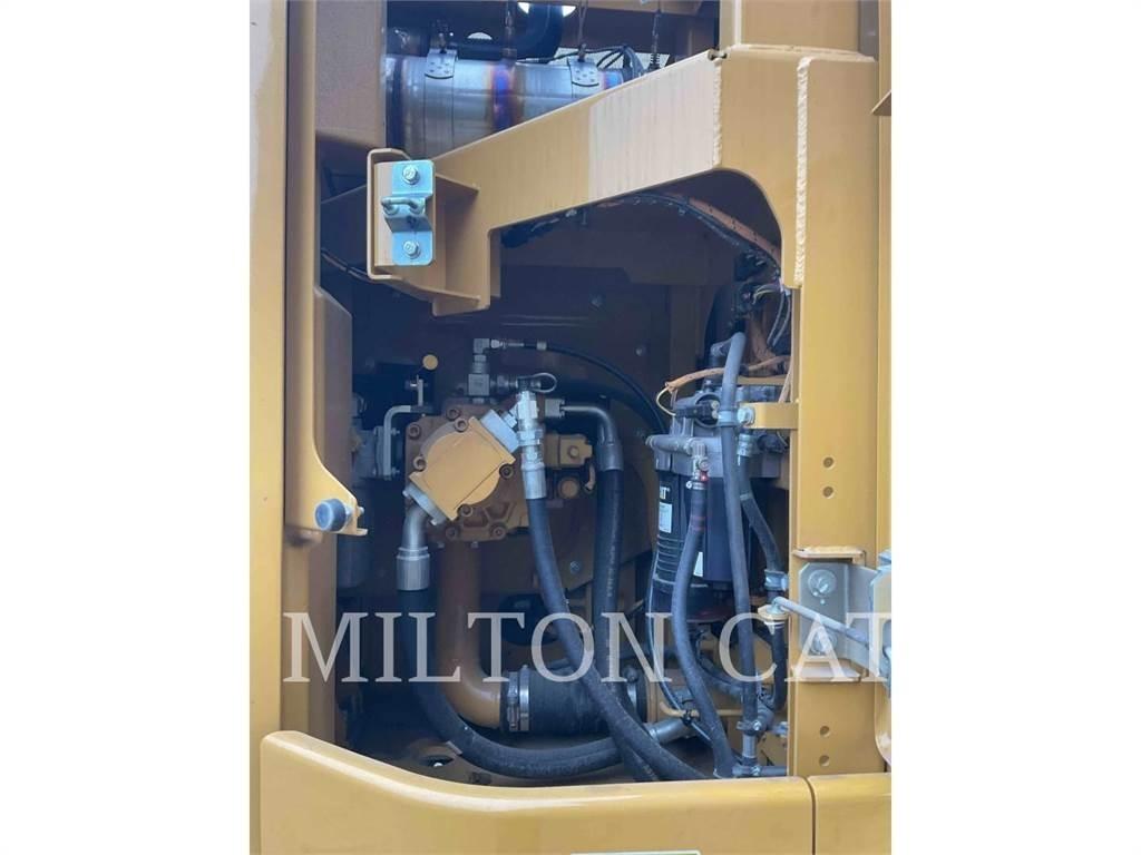 CAT 32507 Vikšriniai ekskavatoriai
