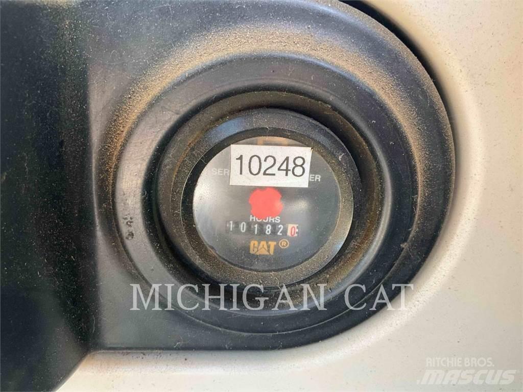 CAT 325CL Vikšriniai ekskavatoriai