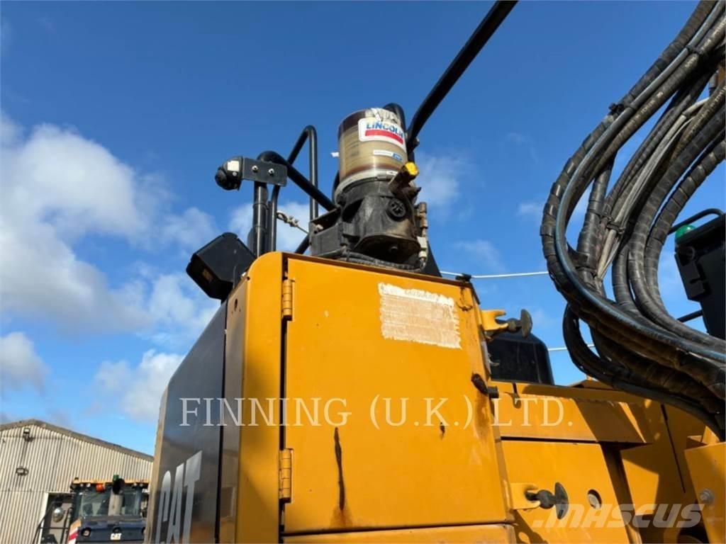 CAT 325FL Vikšriniai ekskavatoriai