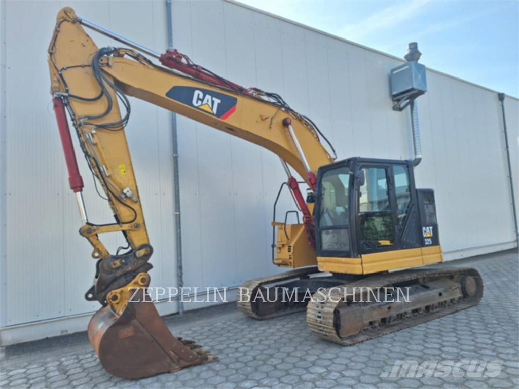 CAT 325FL Vikšriniai ekskavatoriai