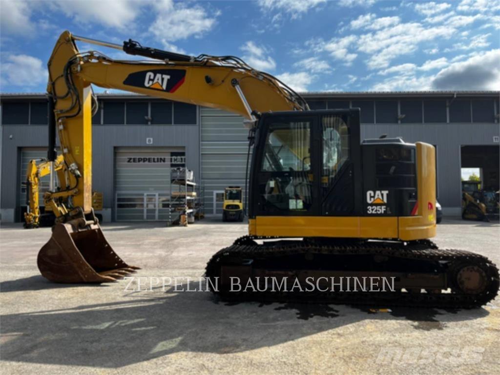 CAT 325FL Vikšriniai ekskavatoriai