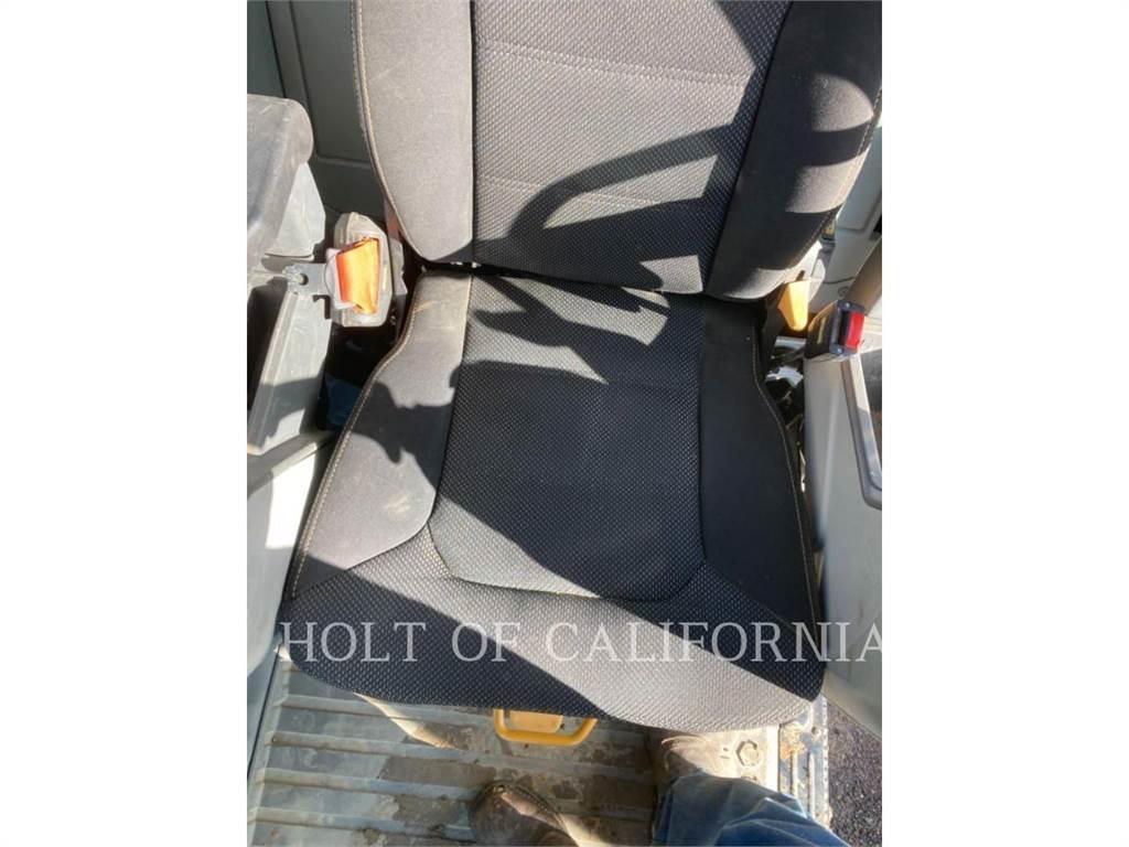 CAT 326 Vikšriniai ekskavatoriai