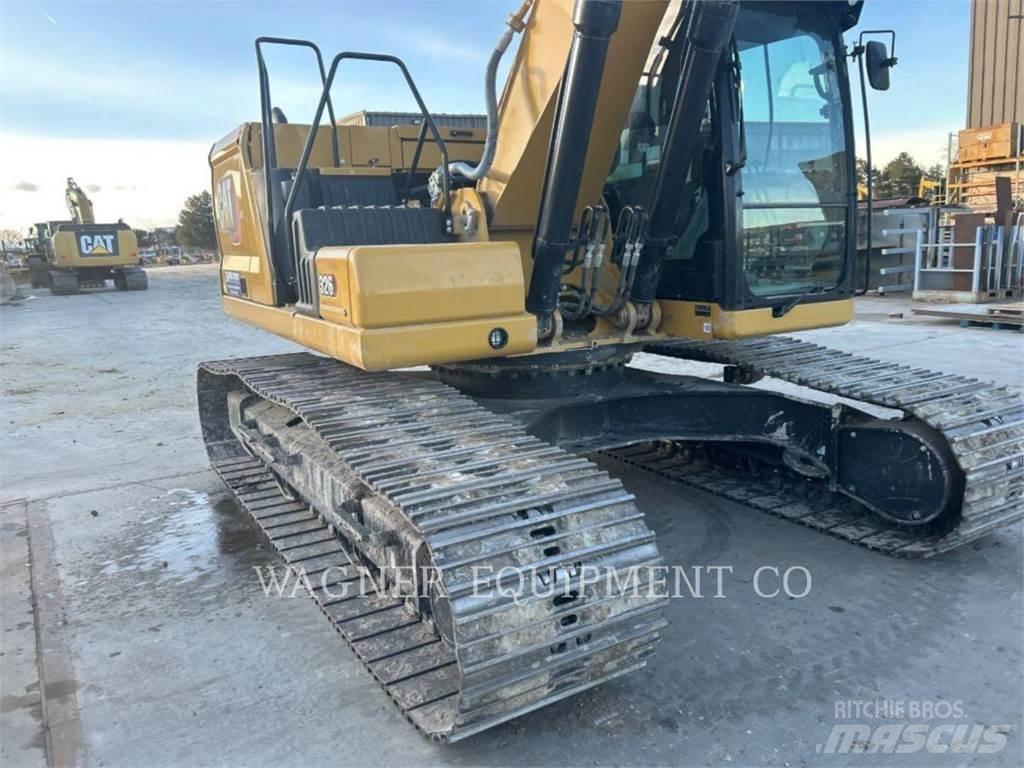CAT 326 Vikšriniai ekskavatoriai