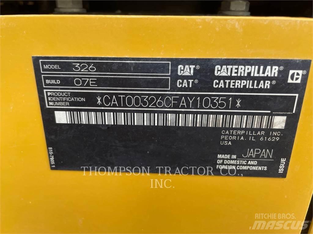 CAT 326 Vikšriniai ekskavatoriai