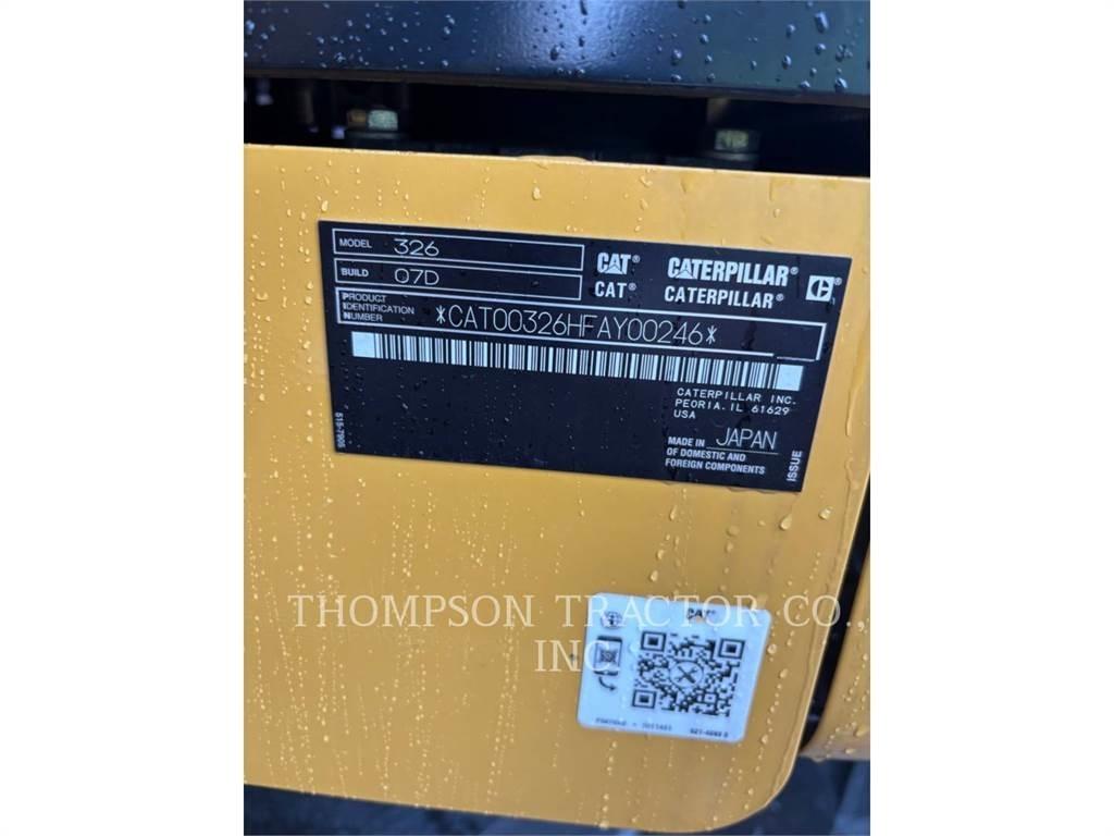 CAT 326 Vikšriniai ekskavatoriai