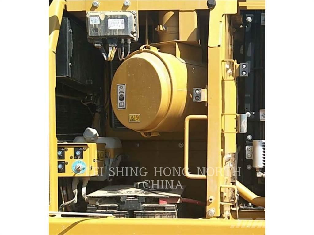 CAT 326D2L Vikšriniai ekskavatoriai