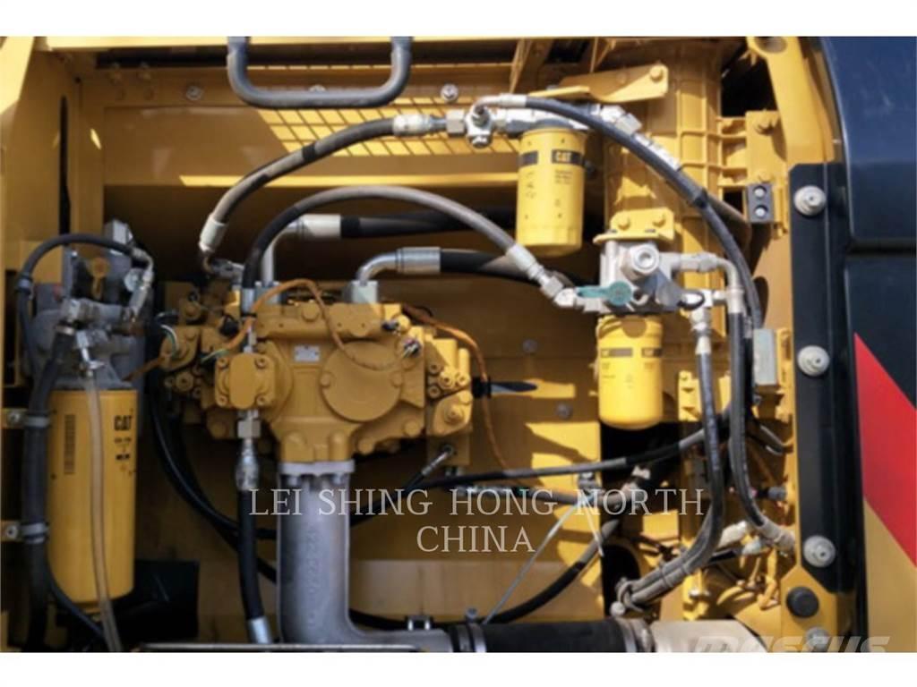 CAT 326D2L Vikšriniai ekskavatoriai