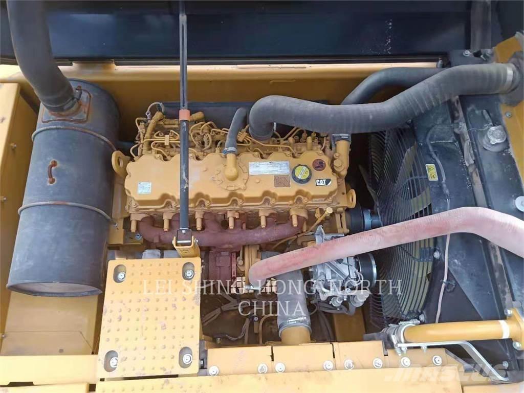 CAT 326D2L Vikšriniai ekskavatoriai