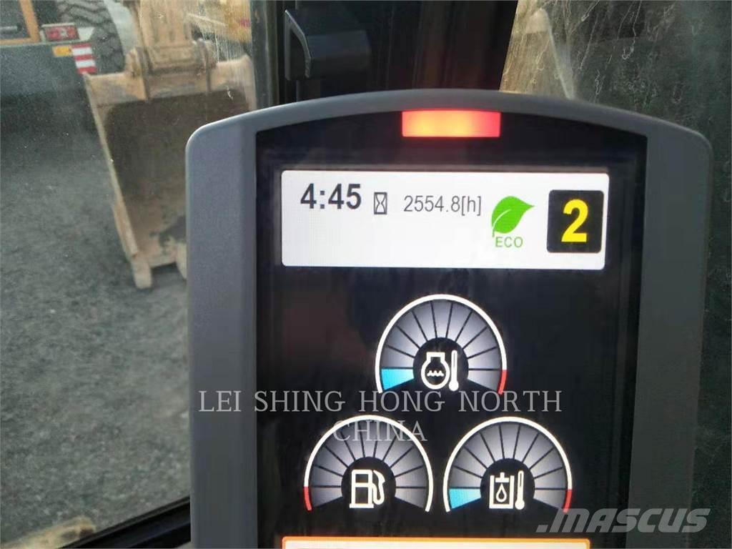 CAT 326D2L Vikšriniai ekskavatoriai