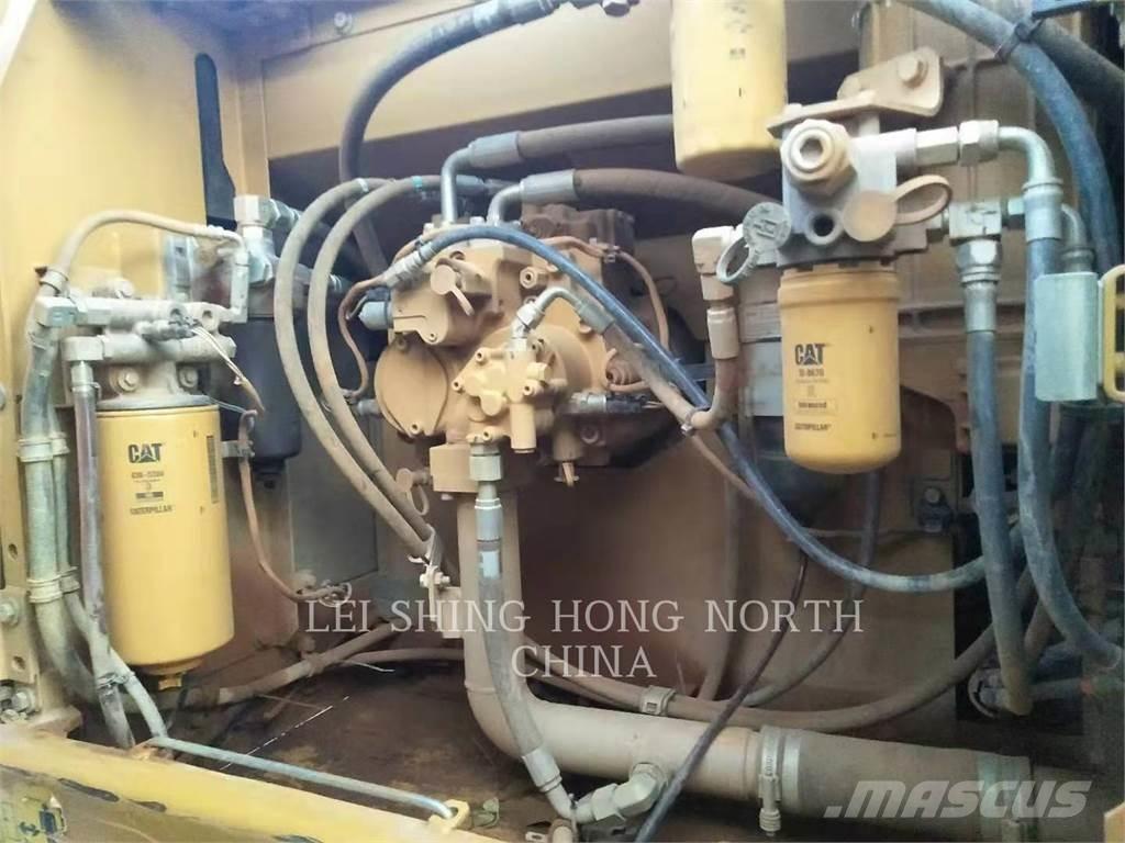 CAT 326D2L Vikšriniai ekskavatoriai