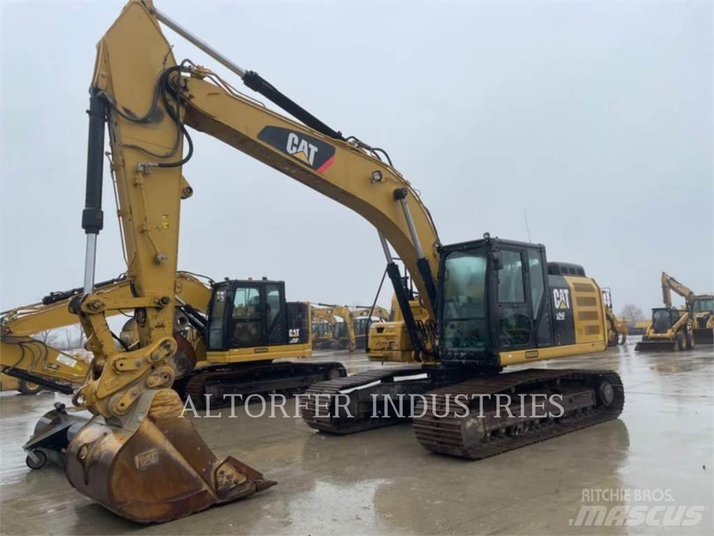 CAT 326FL Vikšriniai ekskavatoriai