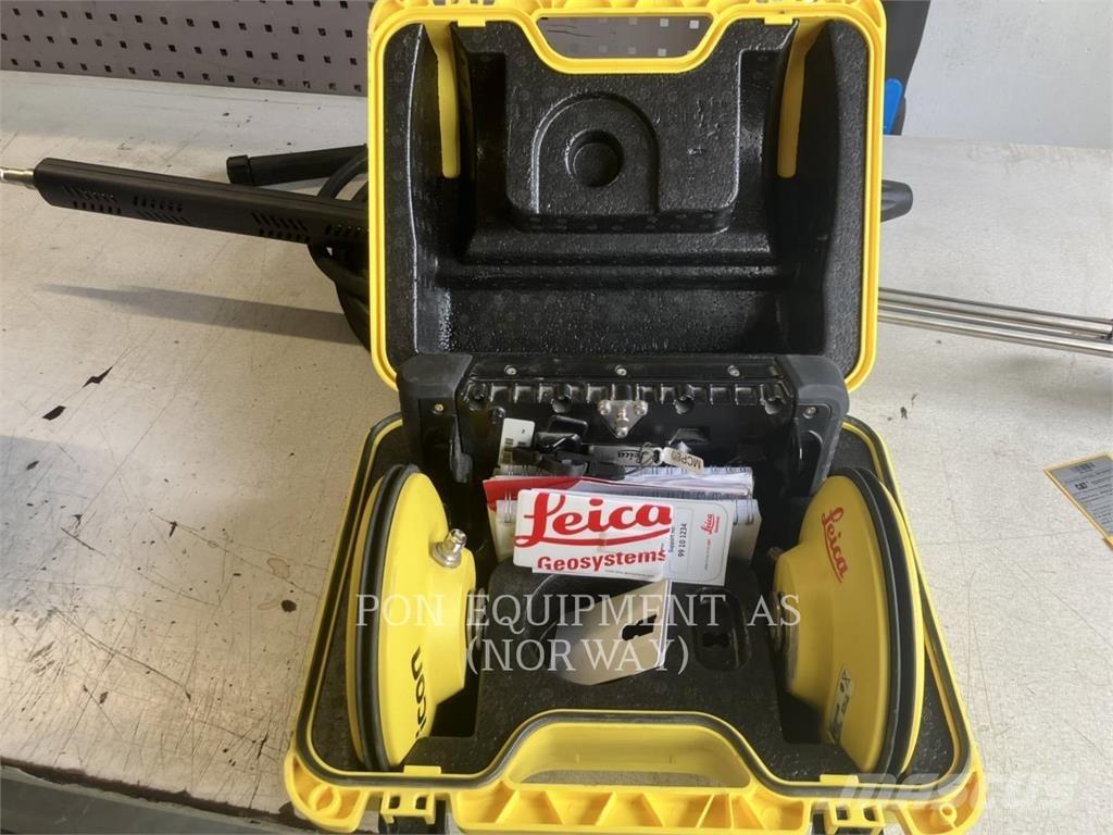 CAT 326FL Vikšriniai ekskavatoriai
